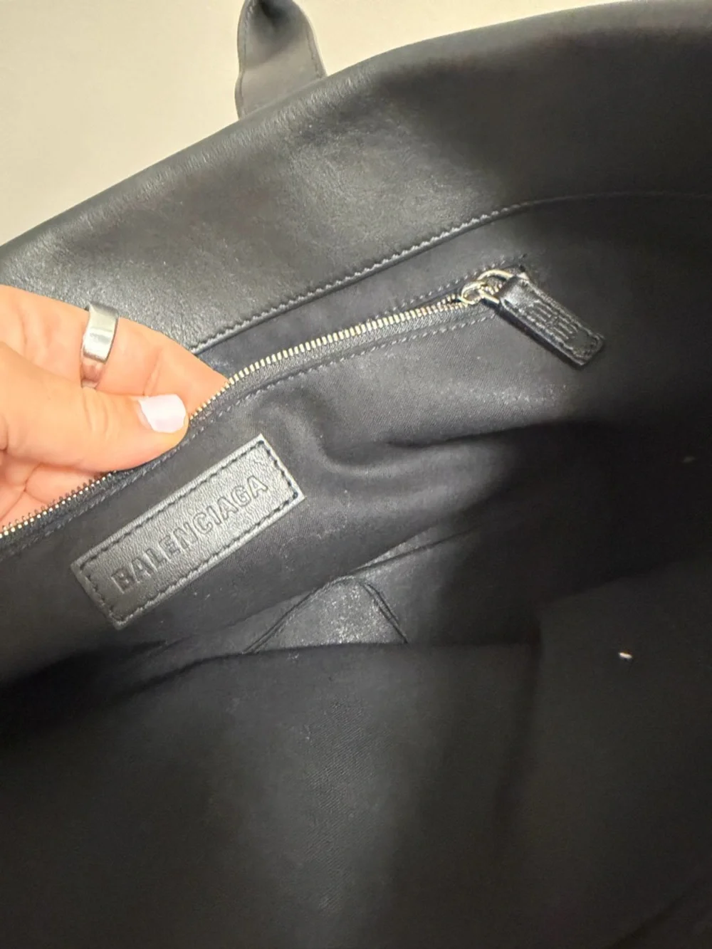 Balenciaga Paris Tote - Picture 6 of 9